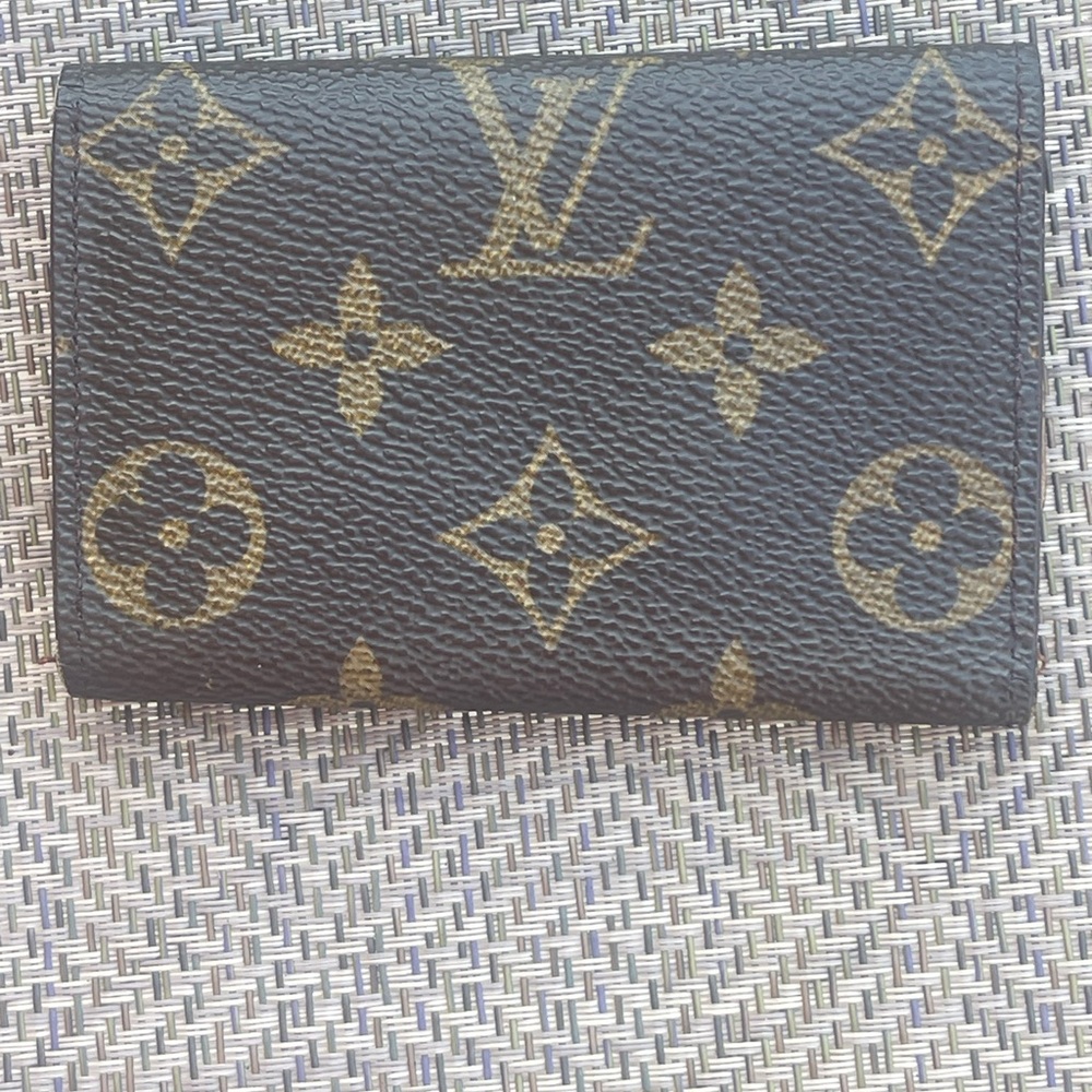 Authentic Louis Vuitton Brown monogram Key Holder key fob - Picture 4 of 14